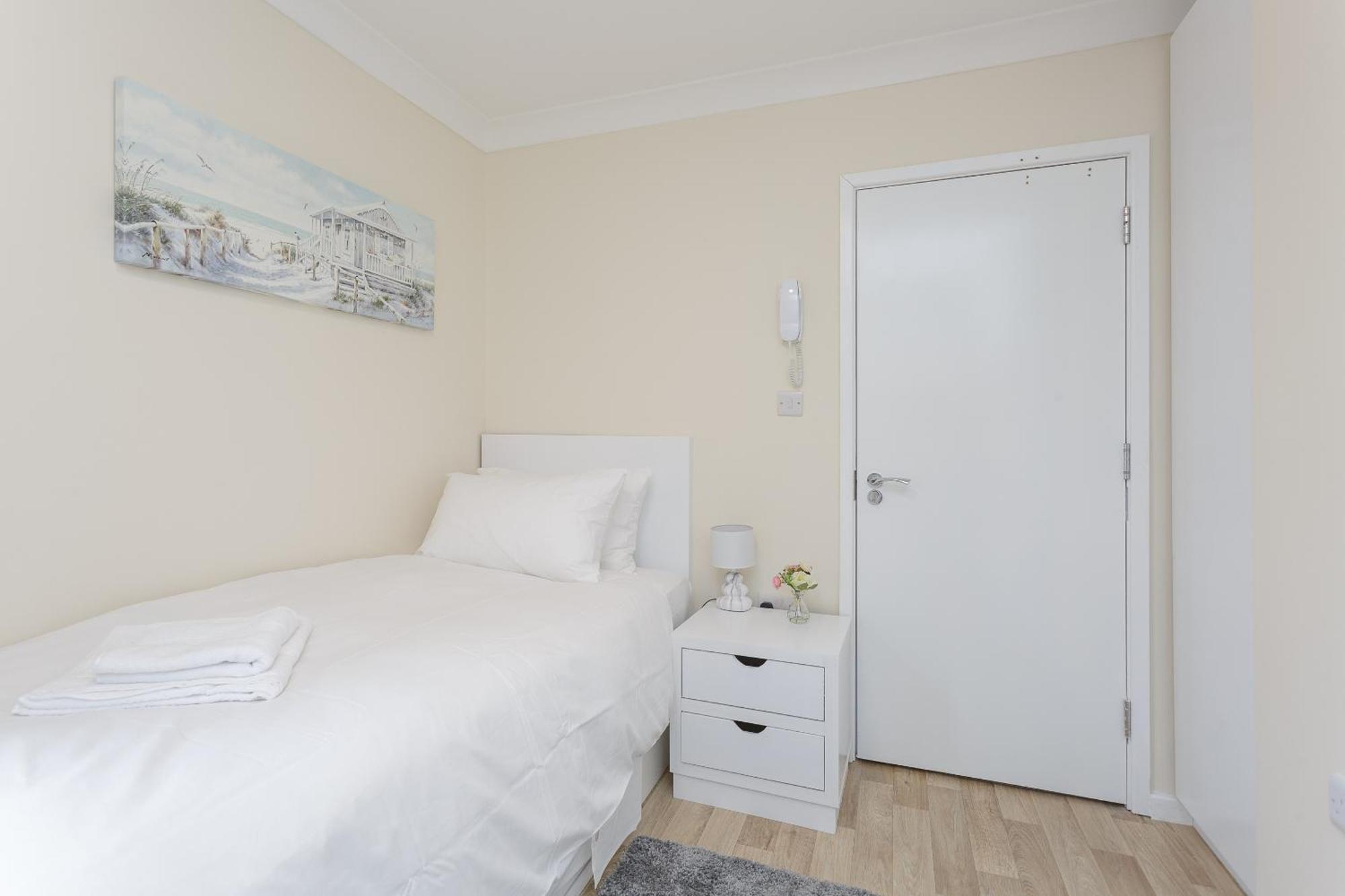 Blackberry - Stylish Self-Contained Flats In Soton City Centre 南安普敦 客房 照片