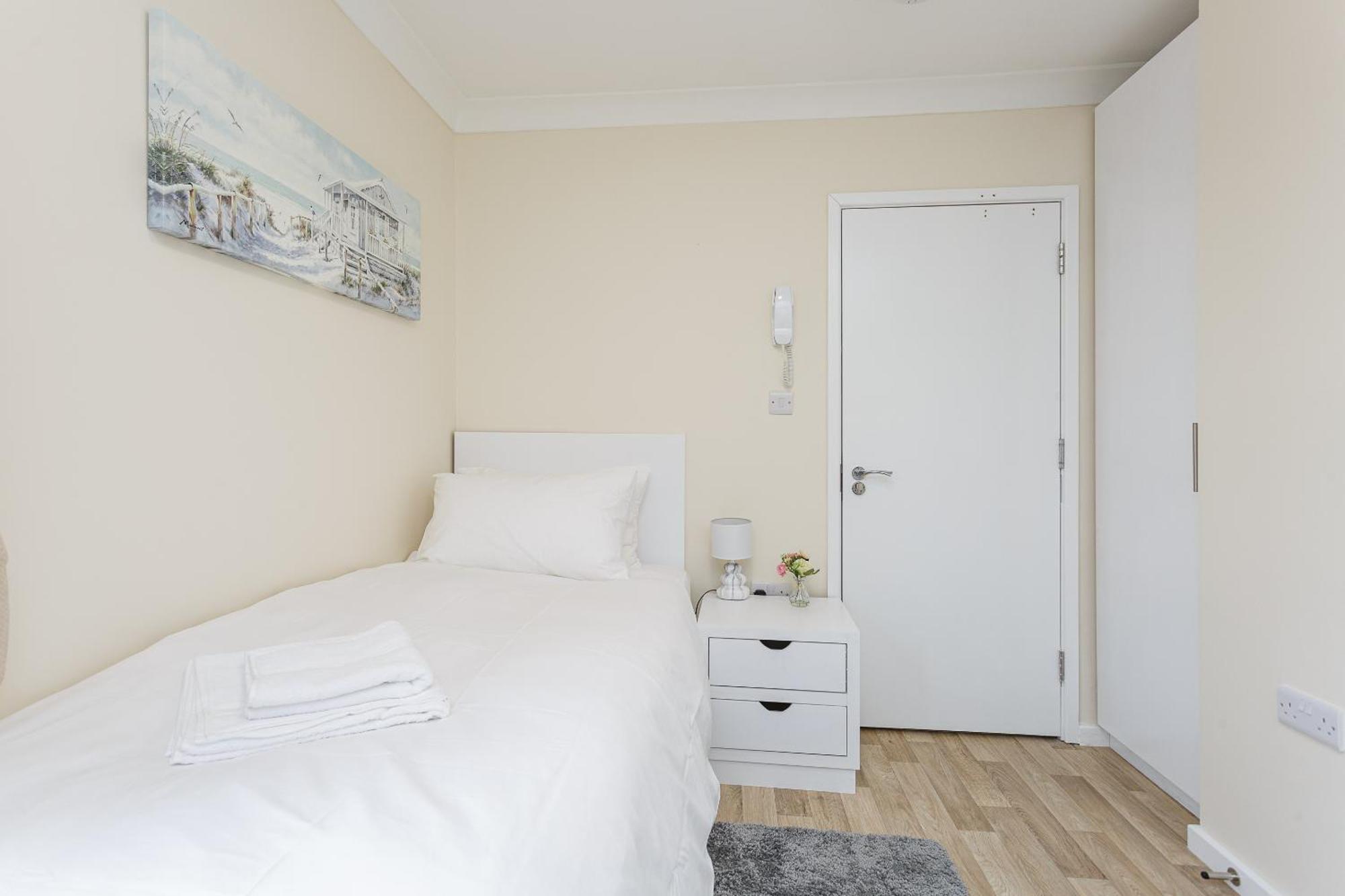 Blackberry - Stylish Self-Contained Flats In Soton City Centre 南安普敦 客房 照片