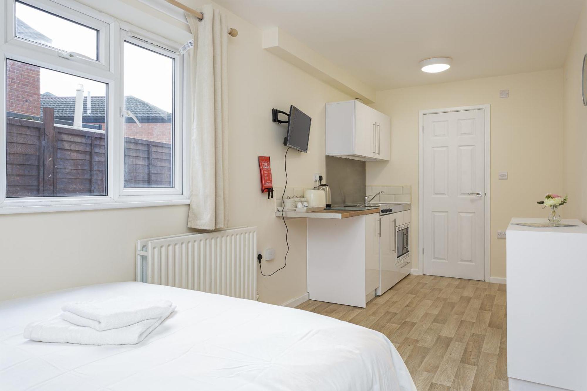 Blackberry - Stylish Self-Contained Flats In Soton City Centre 南安普敦 客房 照片