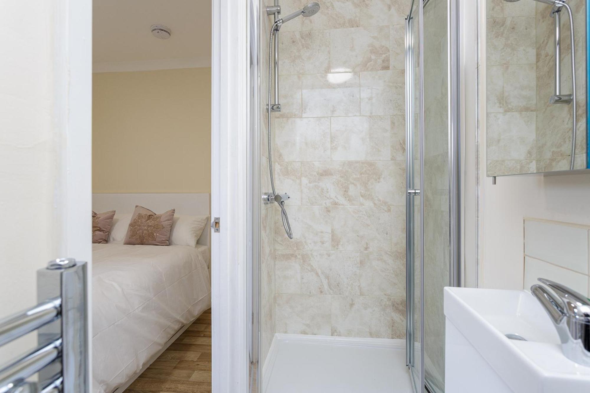 Blackberry - Stylish Self-Contained Flats In Soton City Centre 南安普敦 客房 照片